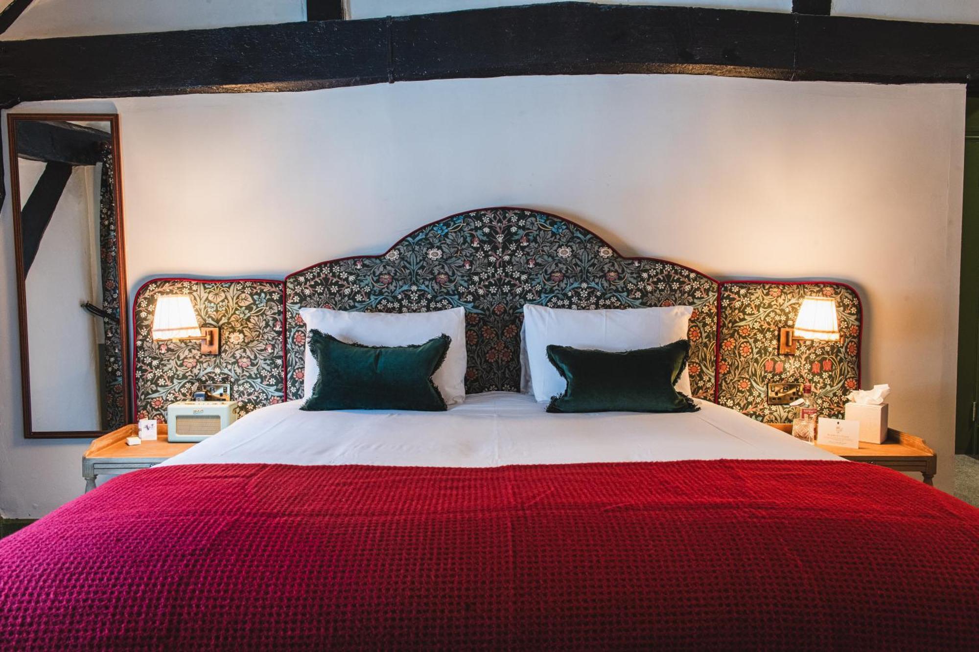 Bel And The Dragon-Odiham Hotel Ngoại thất bức ảnh